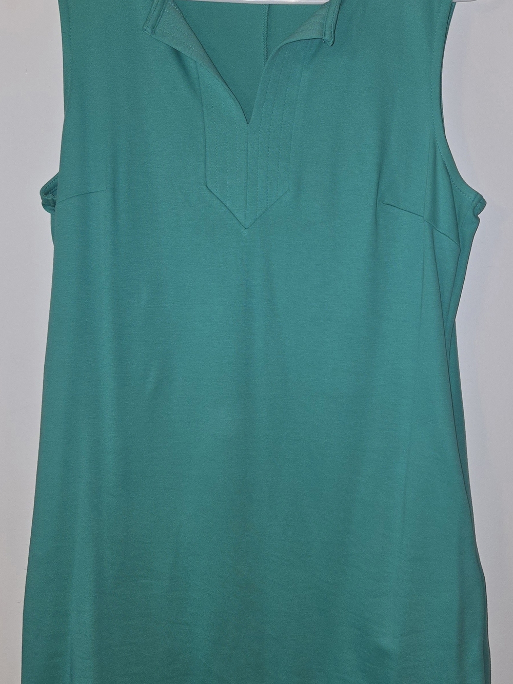 Sleeveless V-Neck Women's Dress in Sea Green